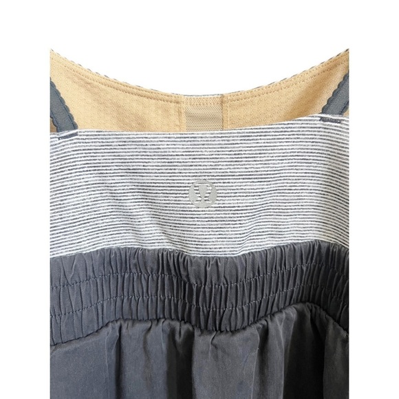 Lululemon Athletica Bliss Athletic Tank Top with Shelf Bra Size 4 - Picture 6 of 6